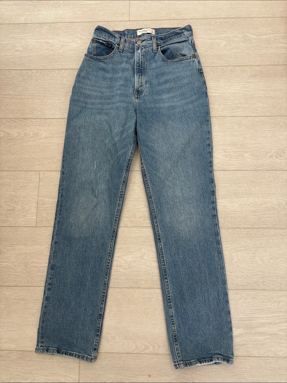 Abercrombie & Fitch Curve Love The 90’s Straight Ultra High Rise size 27 / 4 R